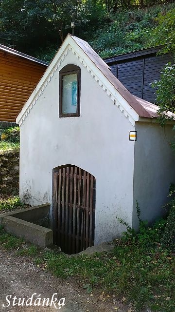 Tetín - studánka